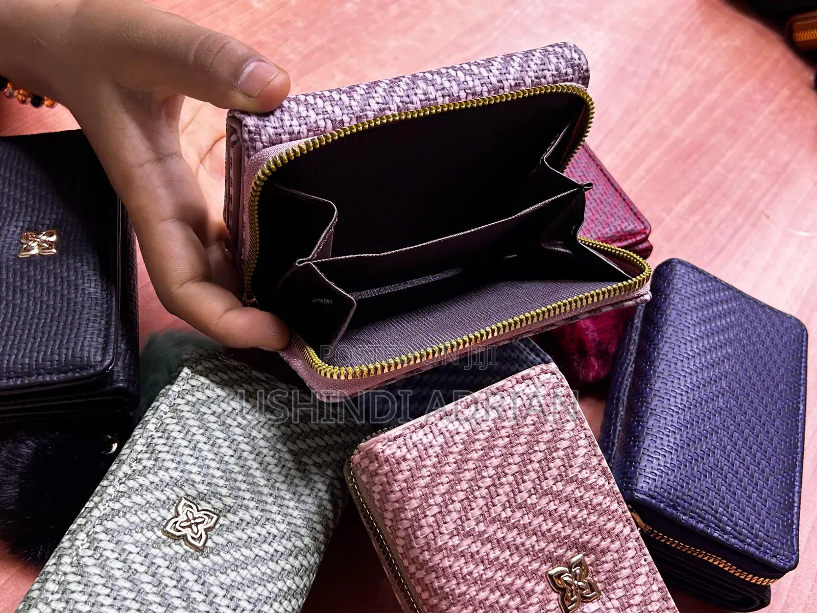 Pochi Ya Kike Classy Woven Wallet