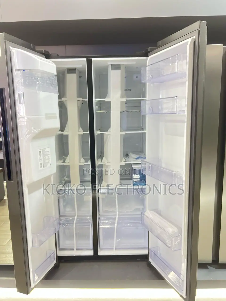 635ltrs Samsung Side by Side Mirror Fridge