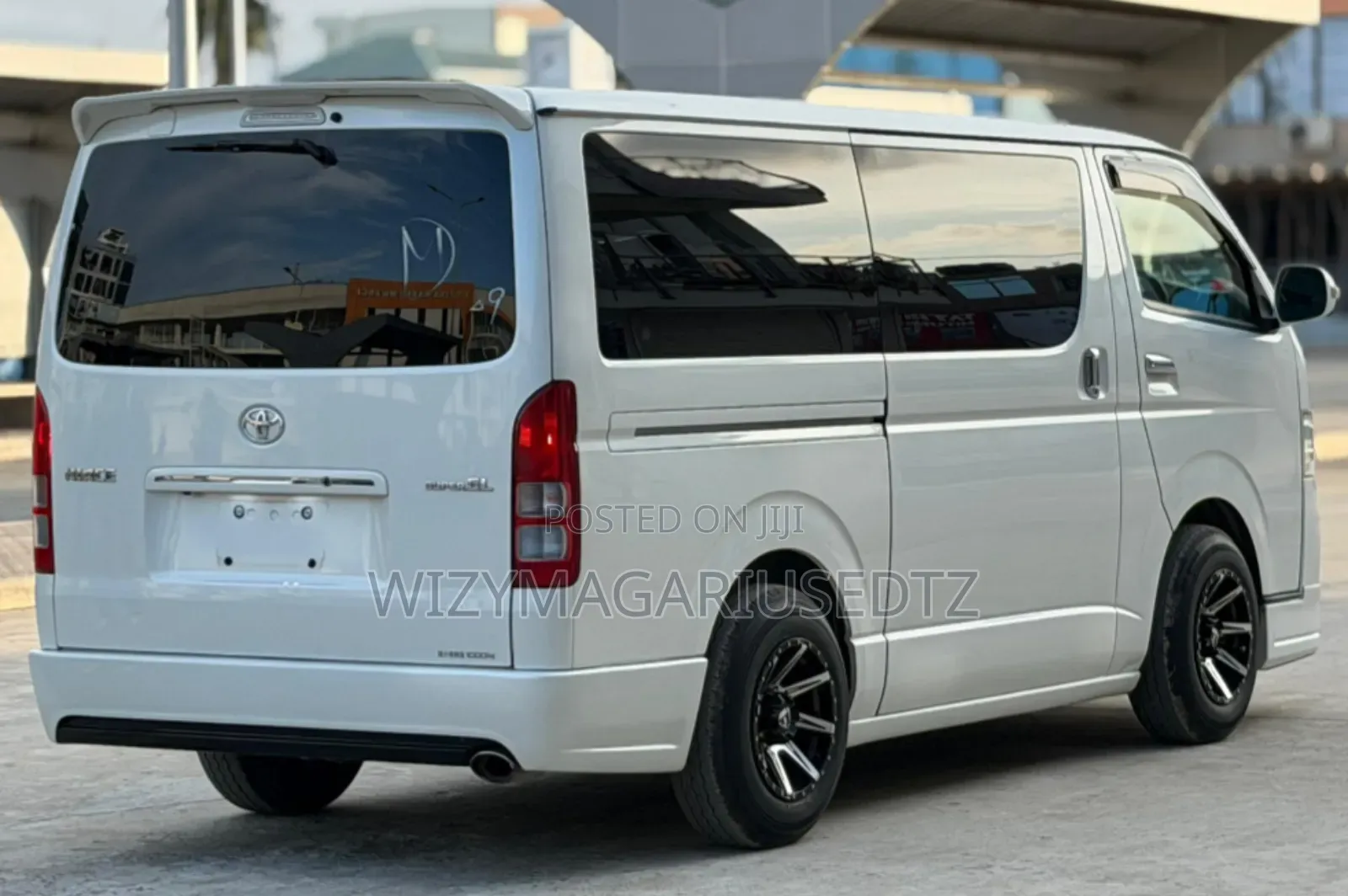 Toyota Quantum 2012 Gold