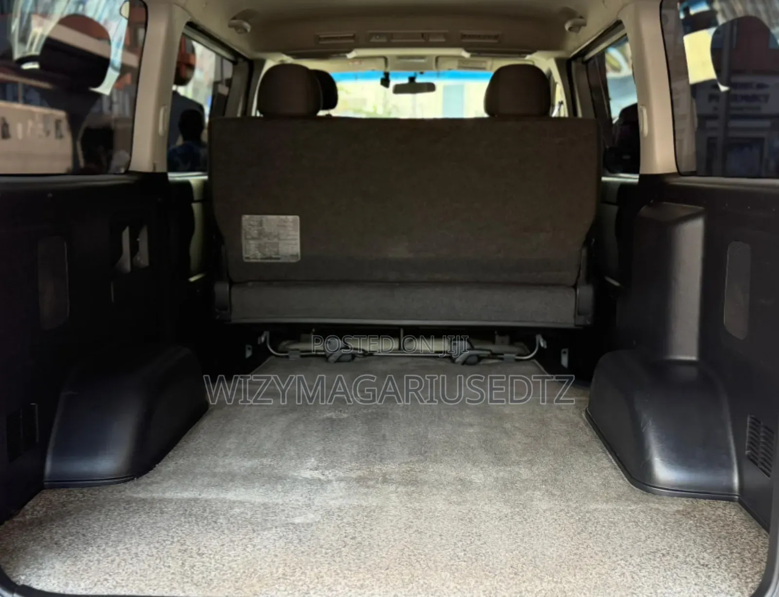 Toyota Quantum 2012 Gold