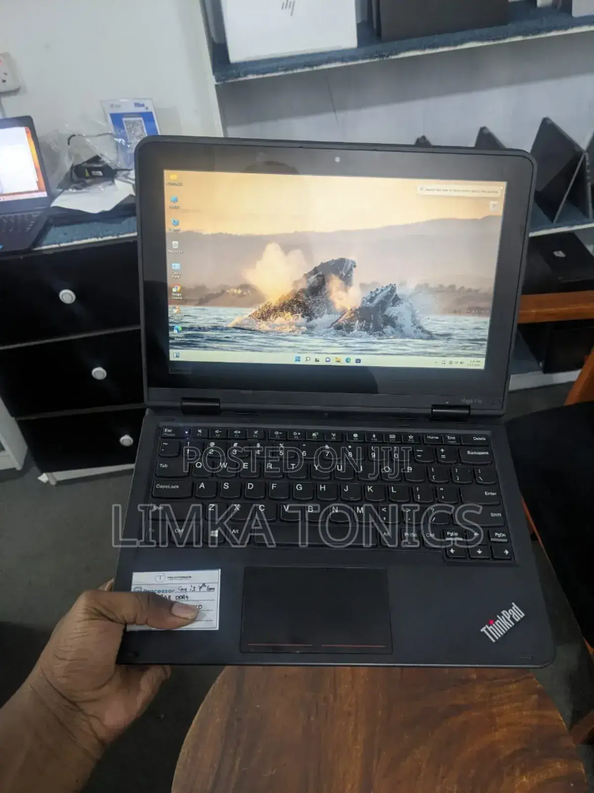 New Laptop Lenovo Yoga 11e 8GB Intel Core i3 SSD 128GB