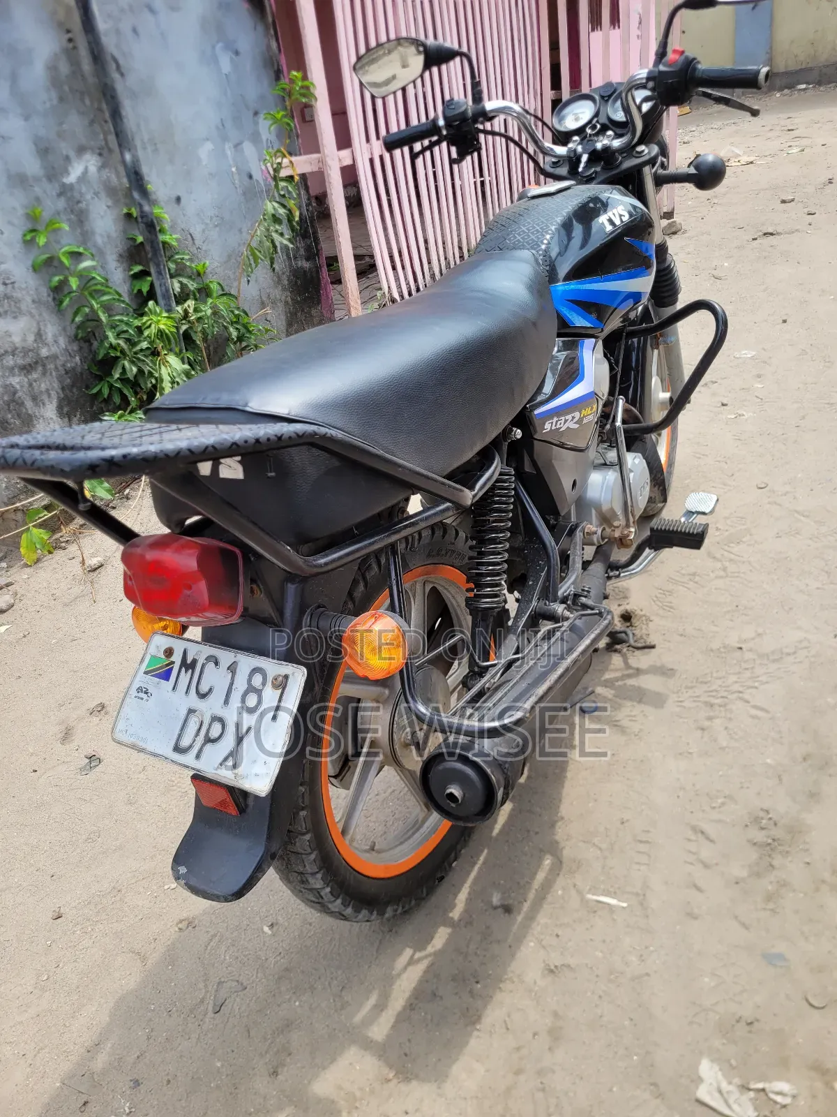 TVS HLX 125 2025 Blue