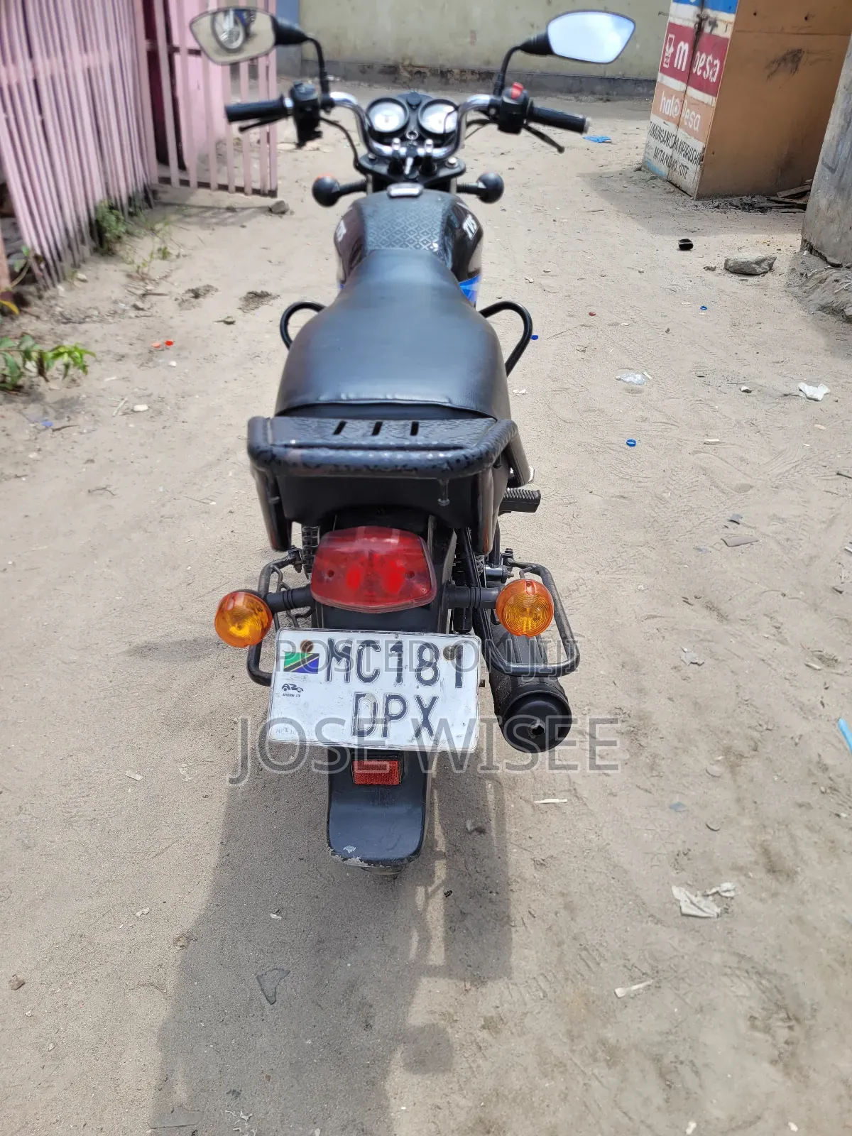 TVS HLX 125 2025 Blue