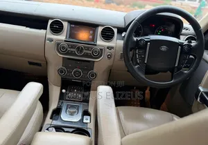 Land Rover Discovery 2016 Black