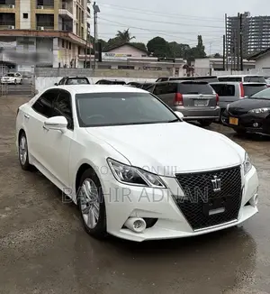 Toyota Crown 2014 White