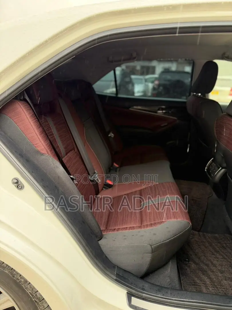 Toyota Crown 2014 White