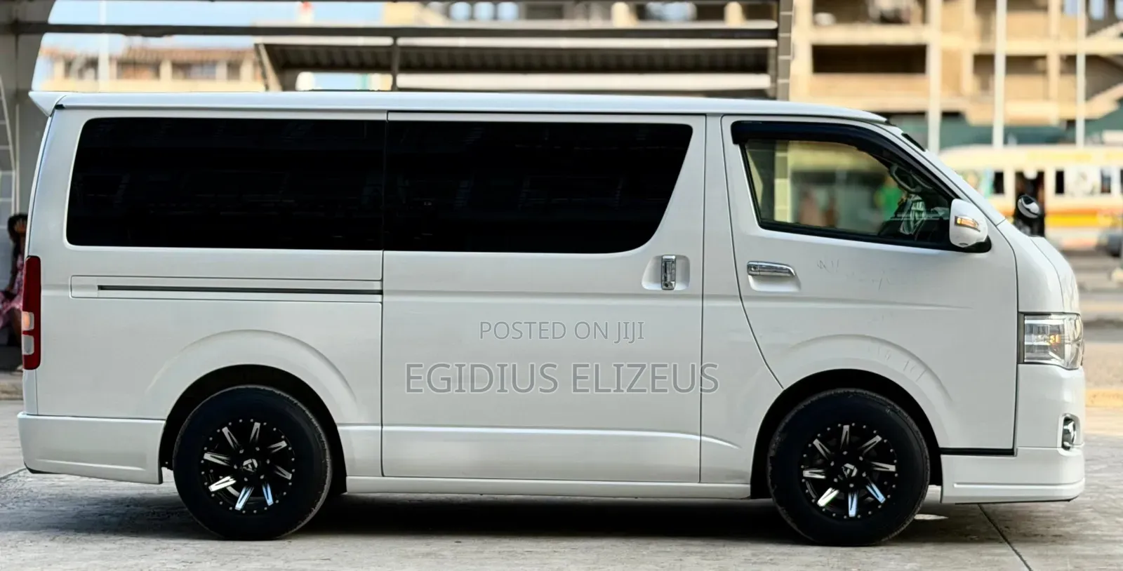 Toyota HiAce 2012 White