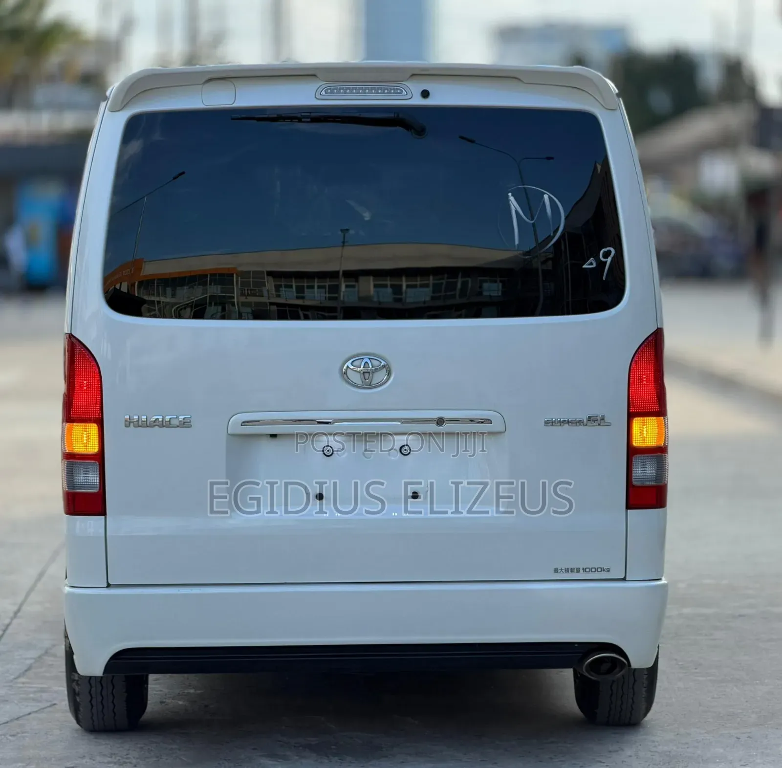 Toyota HiAce 2012 White