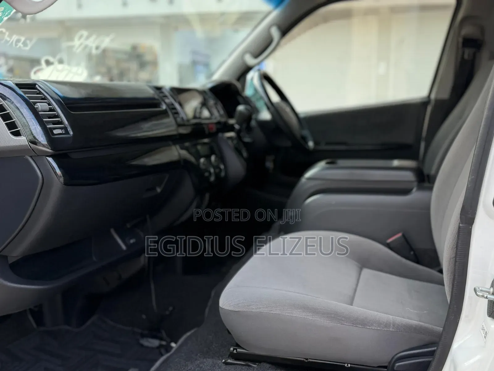 Toyota HiAce 2012 White