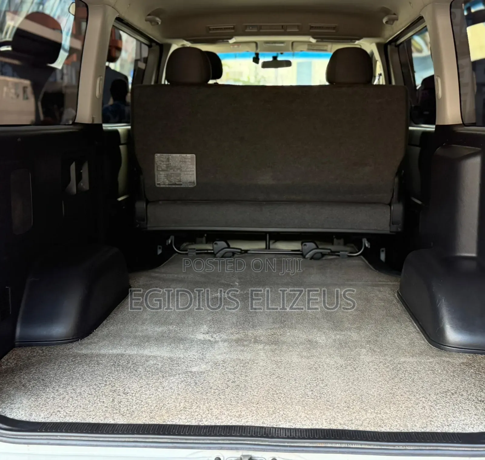 Toyota HiAce 2012 White