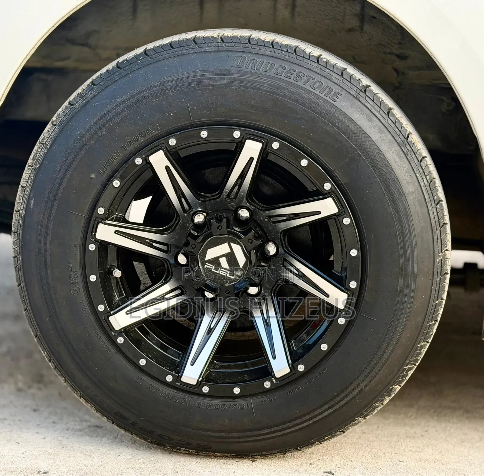 Toyota HiAce 2012 White