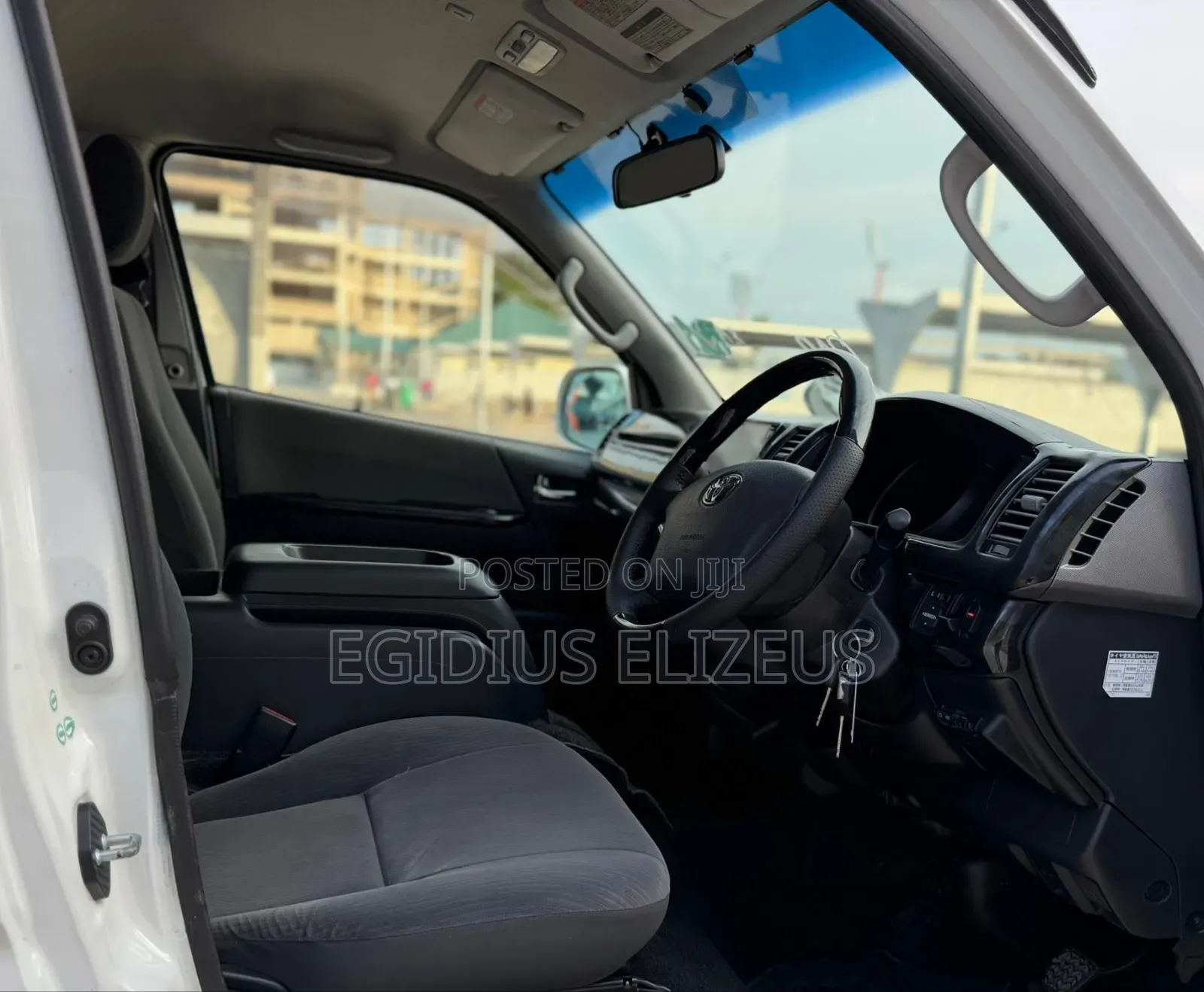 Toyota HiAce 2012 White