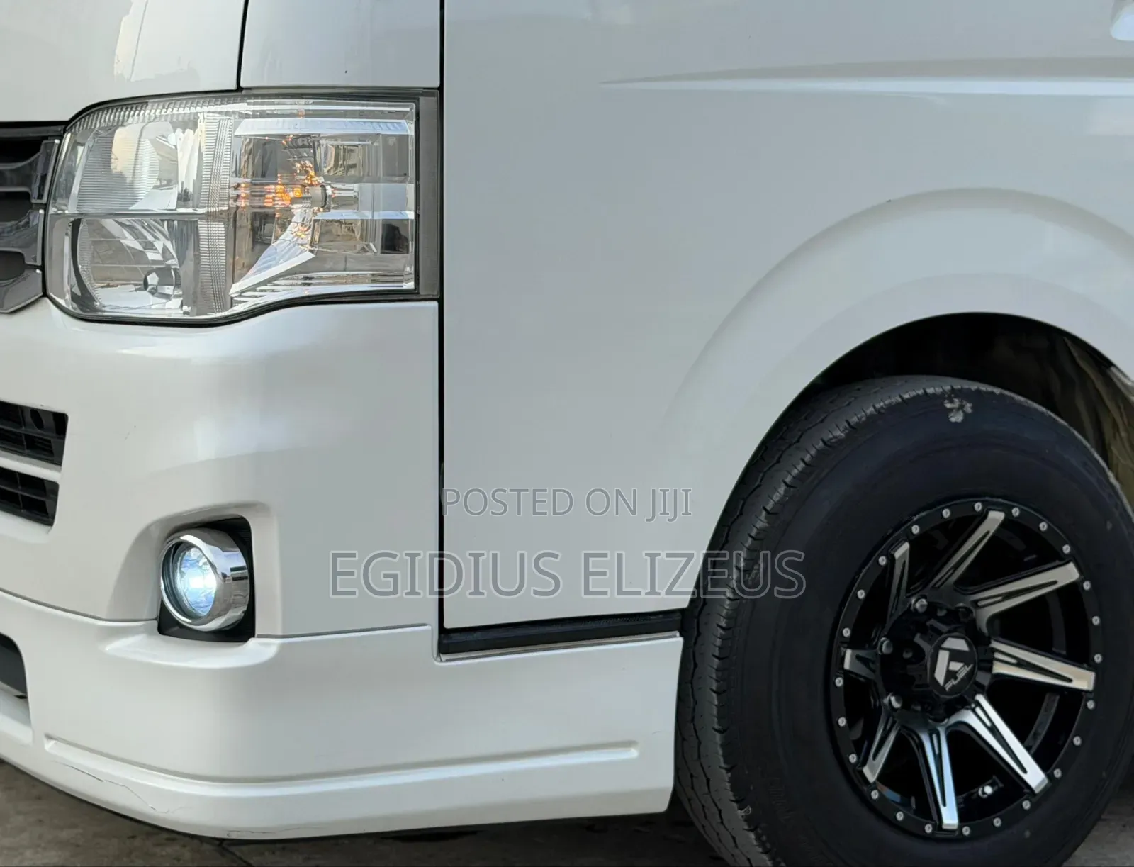 Toyota HiAce 2012 White