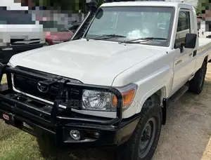 Toyota Land Cruiser 2016 White
