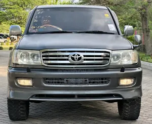 Toyota Land Cruiser 2000 Gray