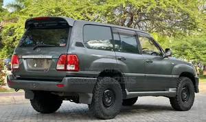 Toyota Land Cruiser 2000 Gray