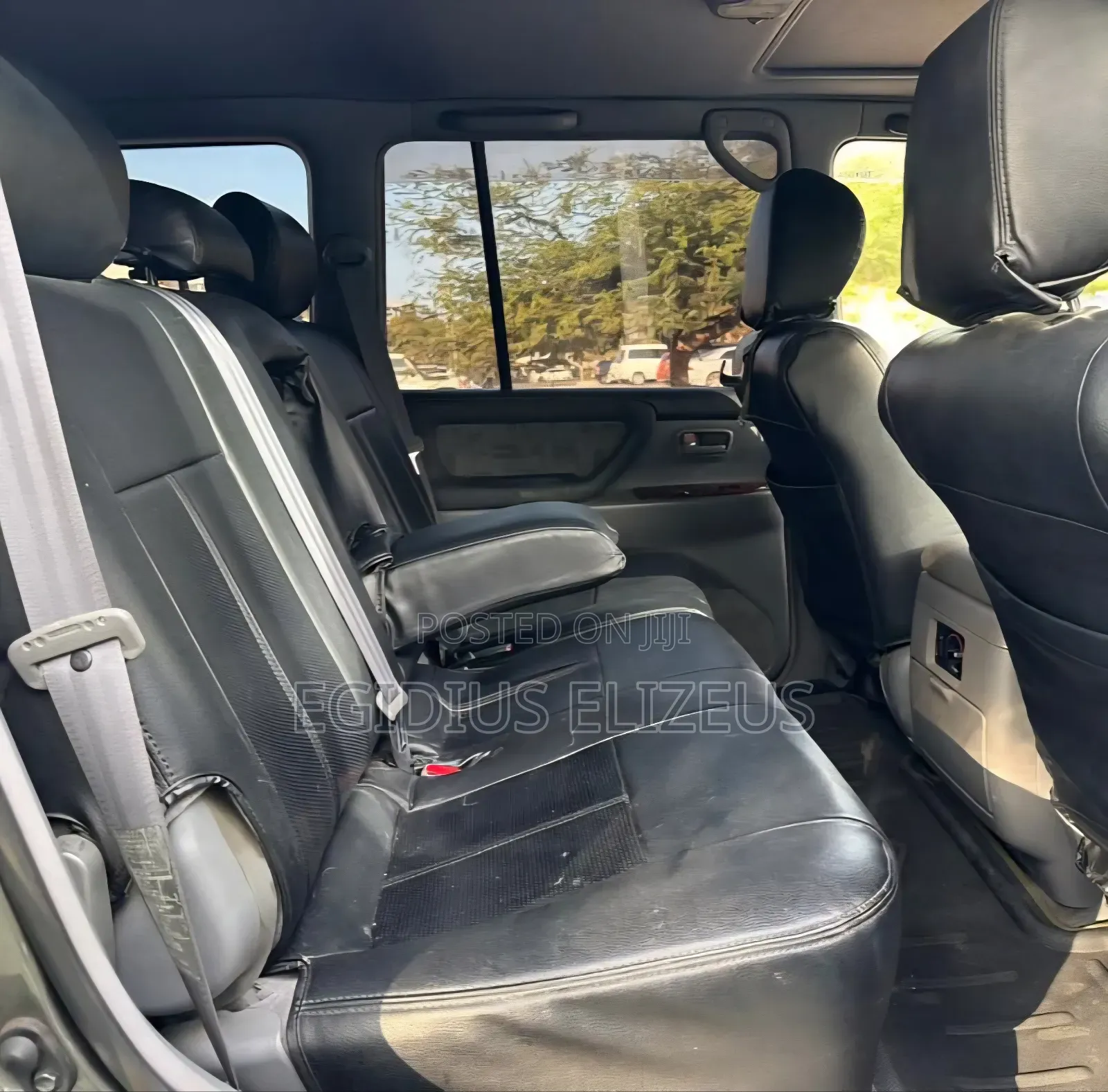 Toyota Land Cruiser 2000 Gray