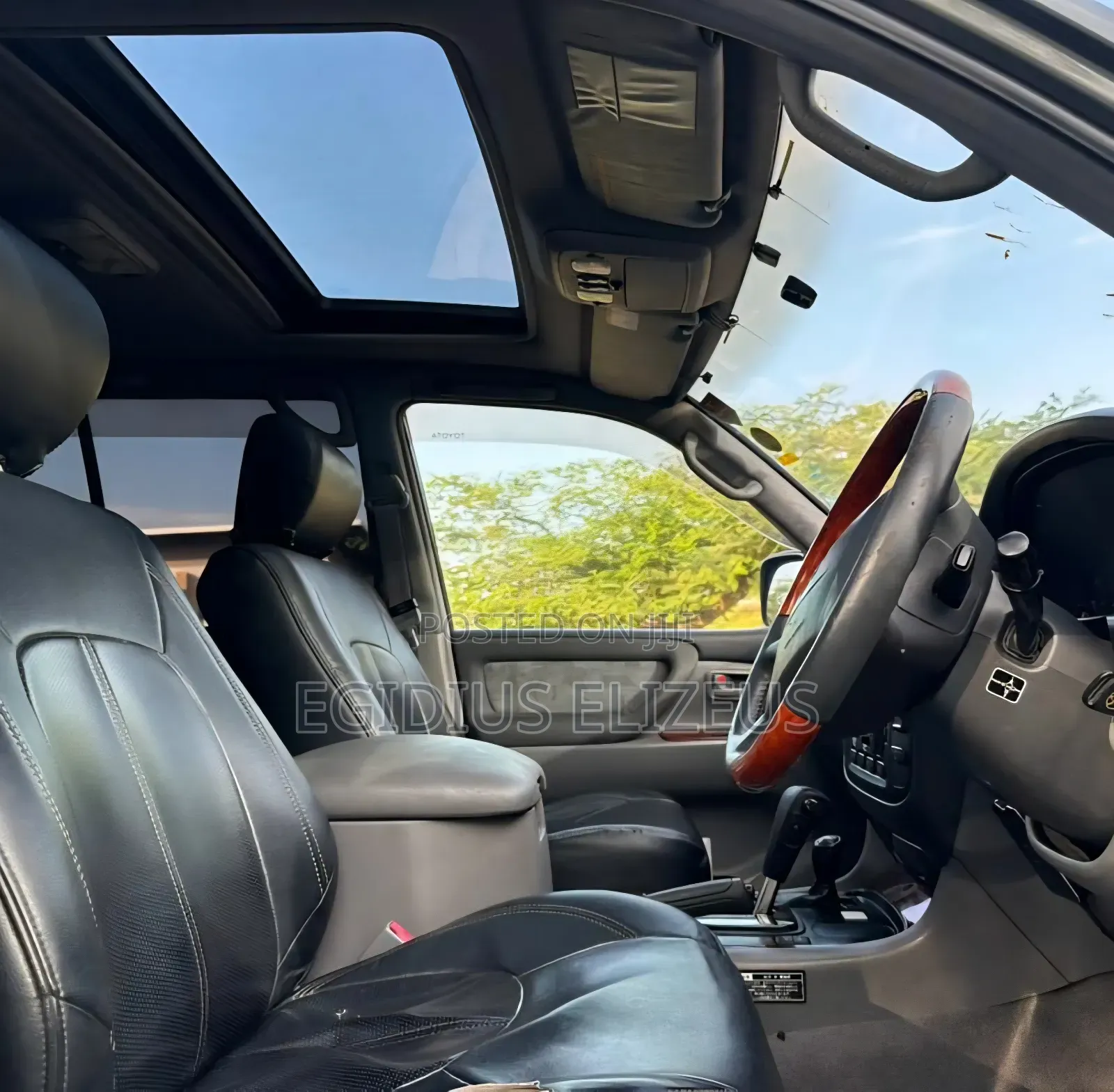 Toyota Land Cruiser 2000 Gray