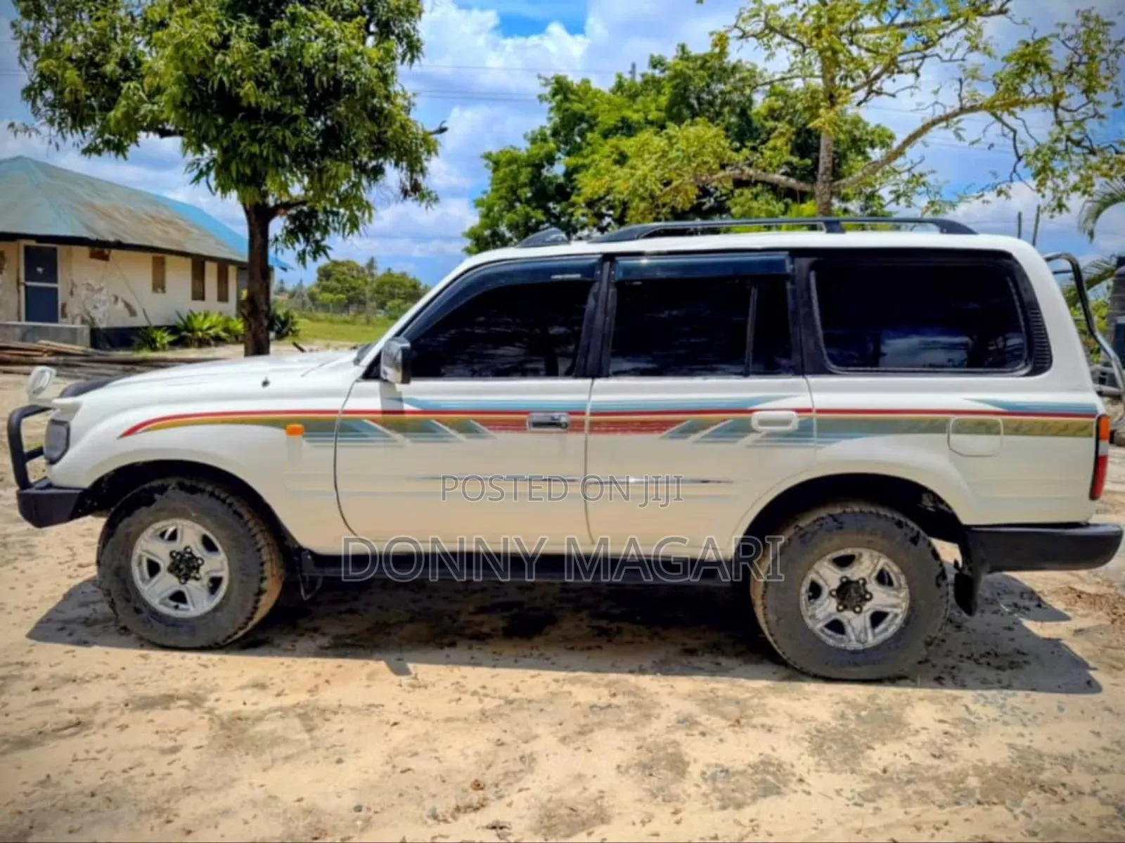 Toyota Land Cruiser 2000 White