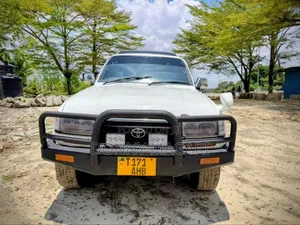 Toyota Land Cruiser 2000 White