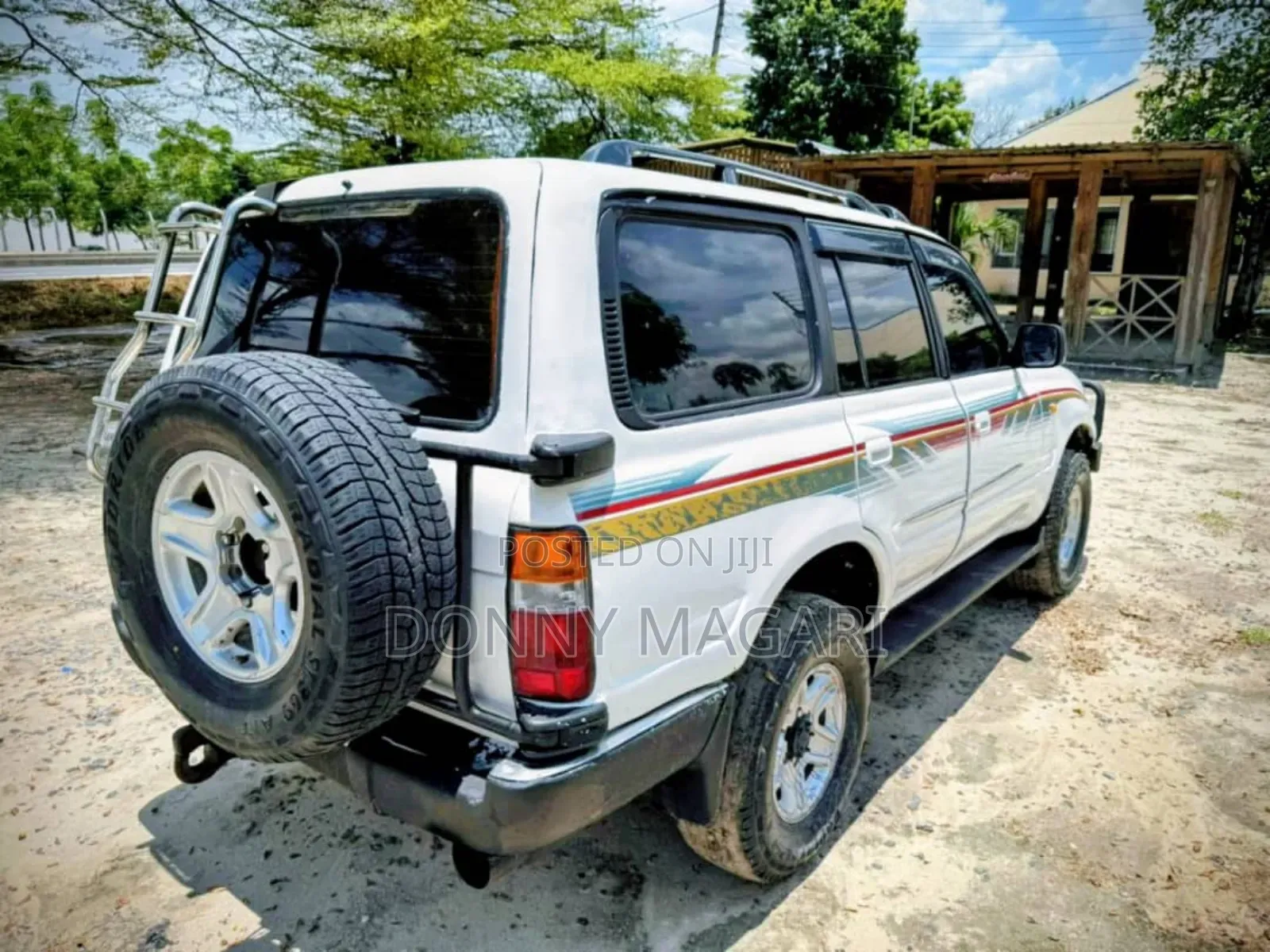 Toyota Land Cruiser 2000 White