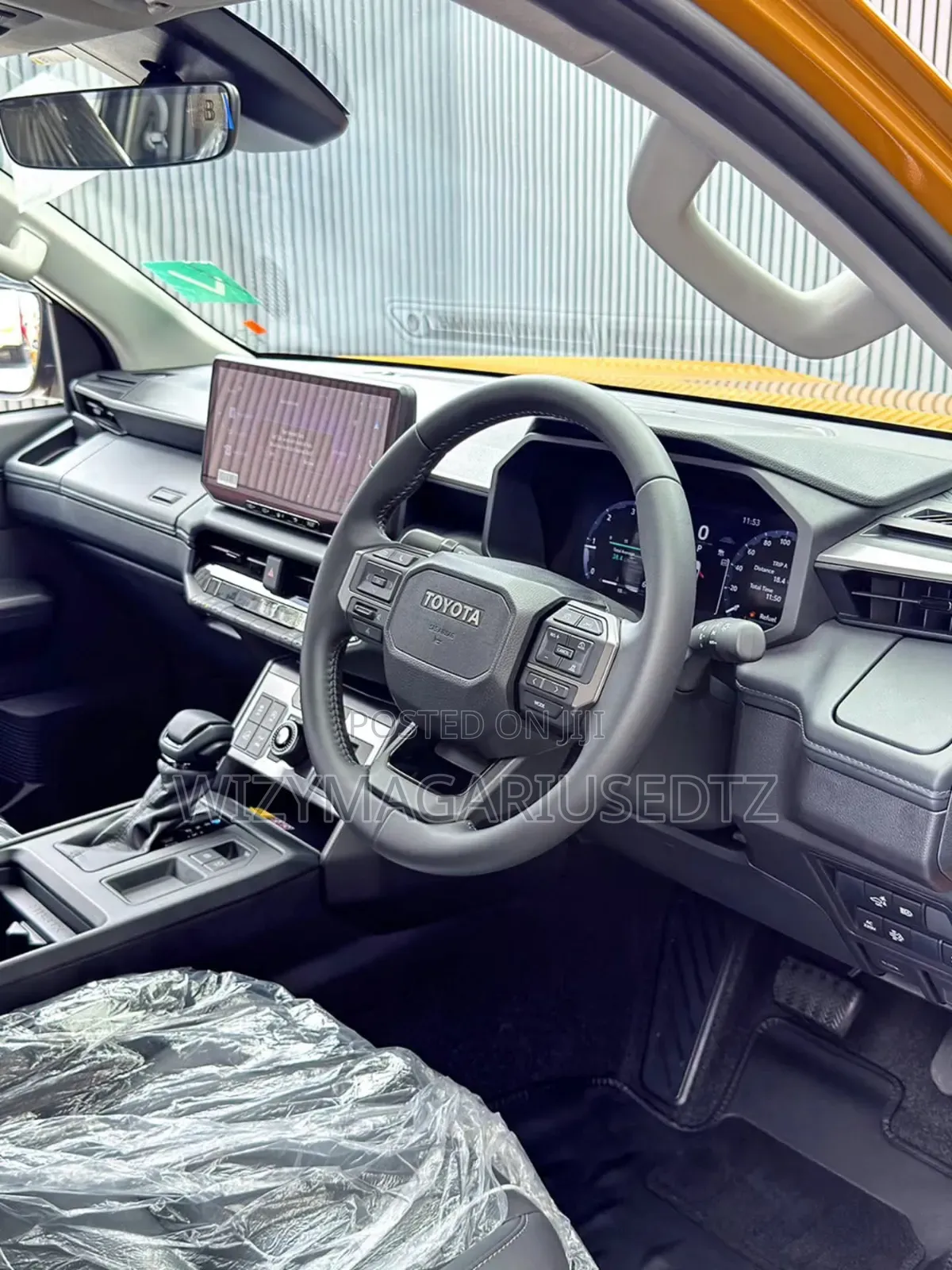 New Toyota Hilux 2025 Gold
