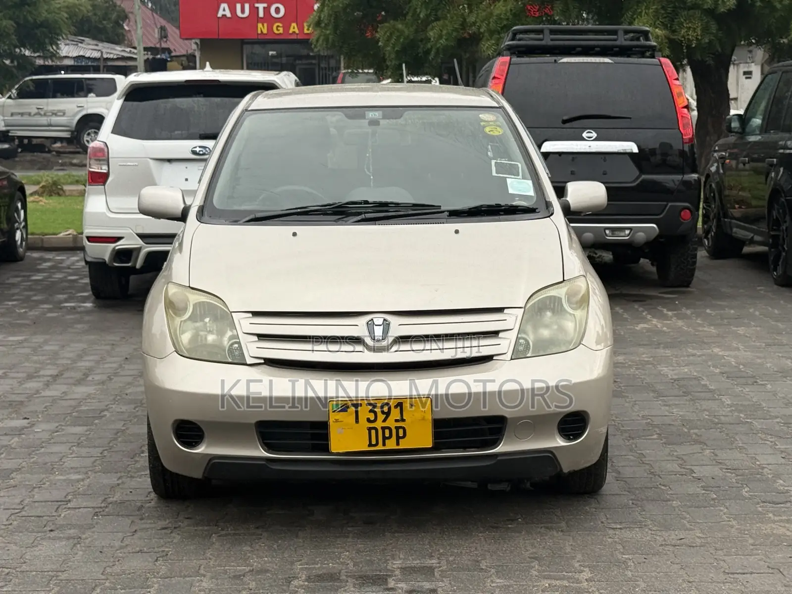 Toyota IST 2003 Gold