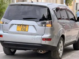 Mitsubishi Outlander 2010 Gray
