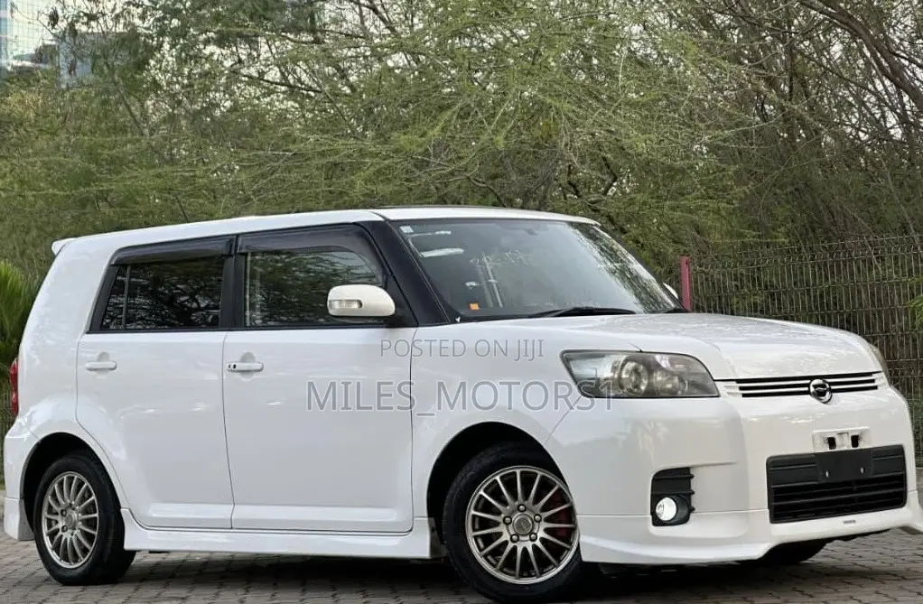 Toyota Corolla Rumion 2009 White
