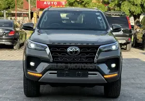Toyota Fortuner 2021 Brown