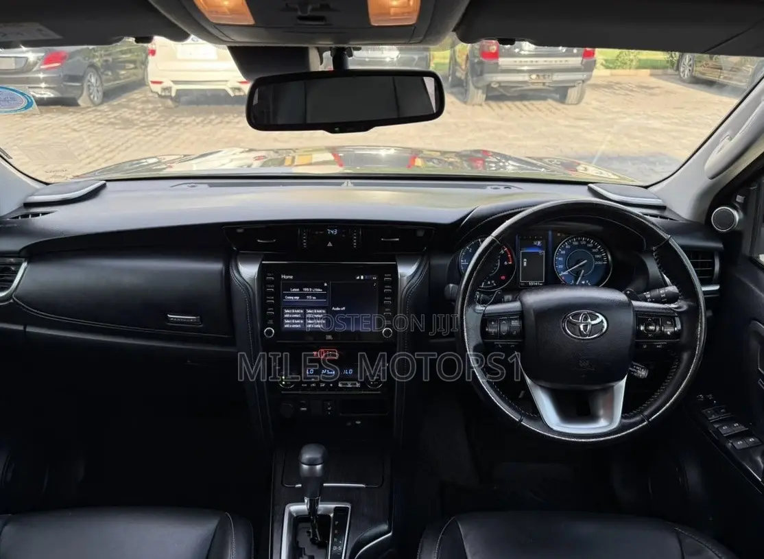 Toyota Fortuner 2021 Brown