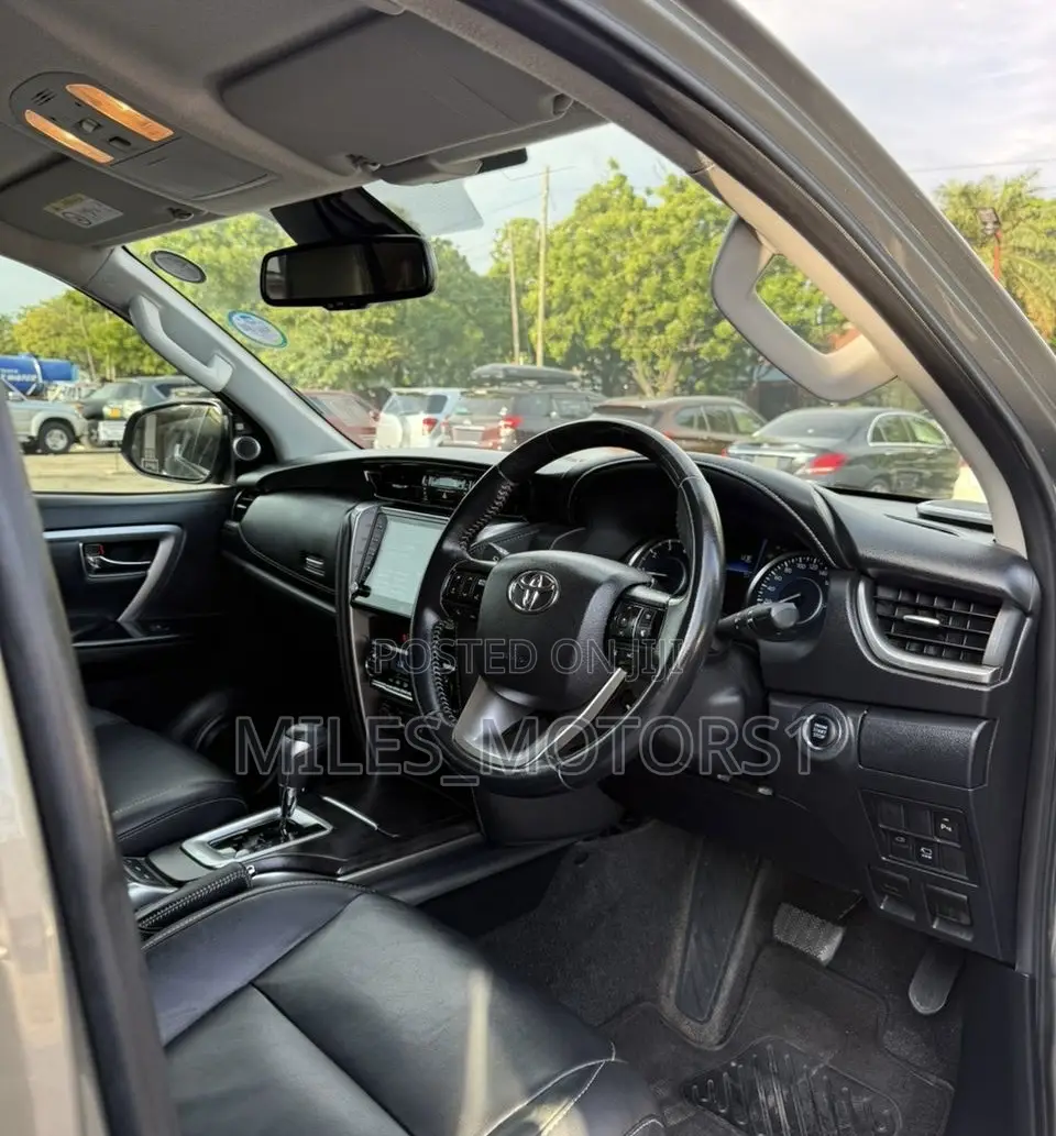 Toyota Fortuner 2021 Brown