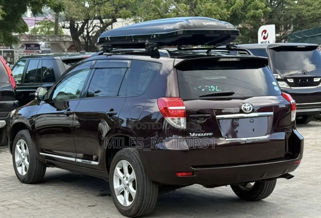 Toyota Vanguard 2010 Burgundy