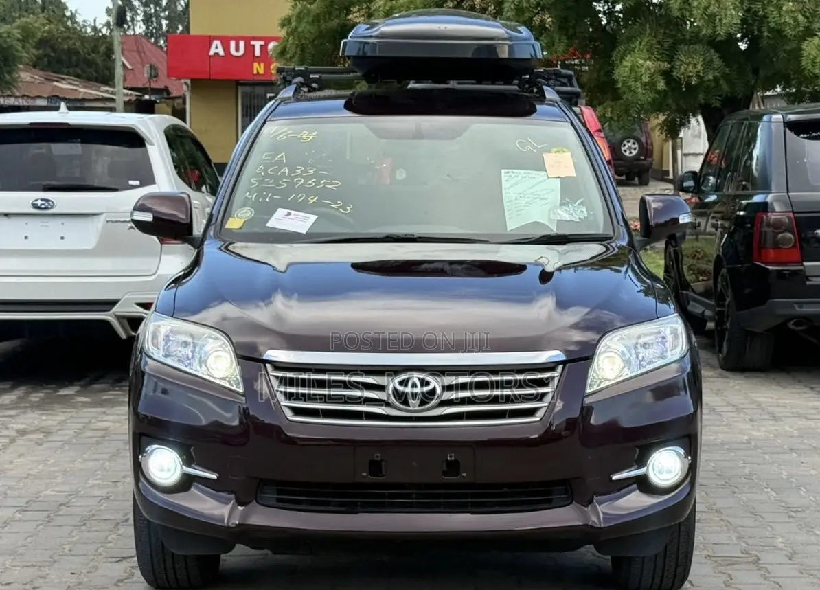 Toyota Vanguard 2010 Burgundy