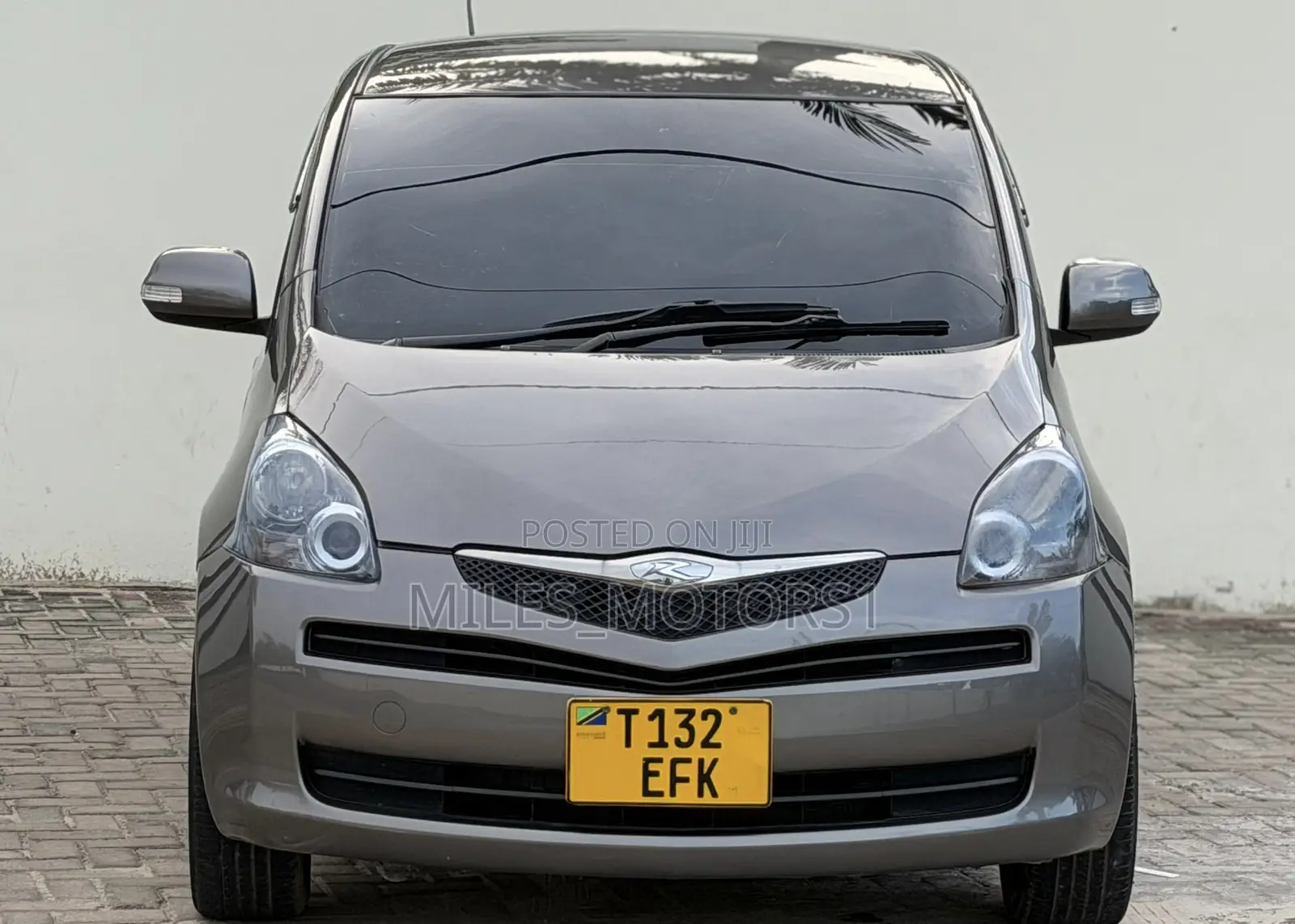 Toyota Ractis 2009 Gray