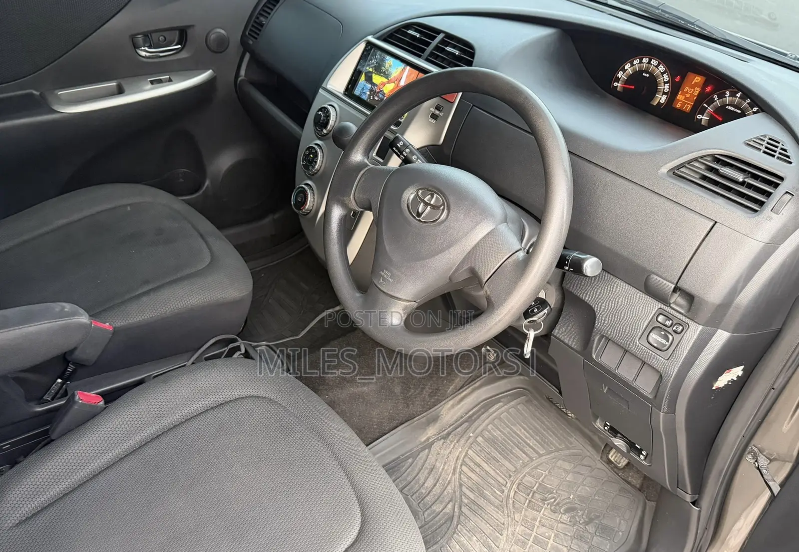 Toyota Ractis 2009 Gray