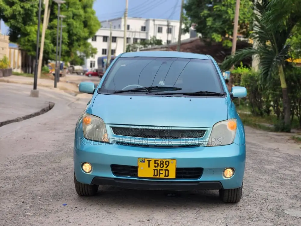 Toyota IST 2005 Blue