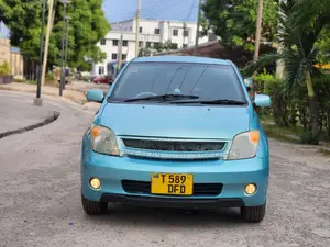 Toyota IST 2005 Blue