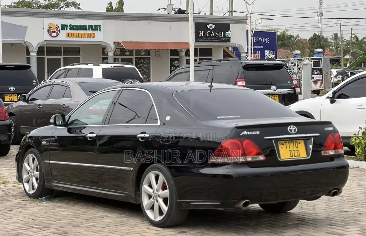Toyota Crown 2006 Black