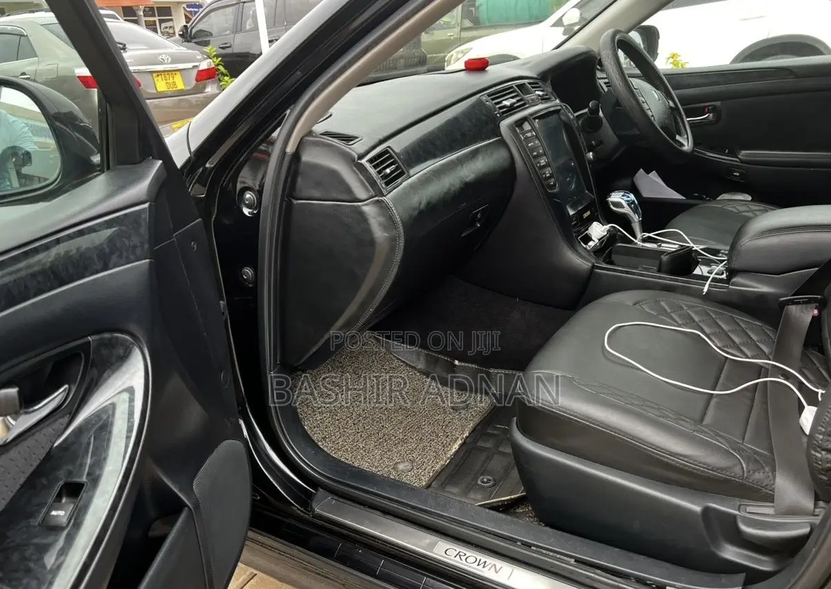 Toyota Crown 2006 Black