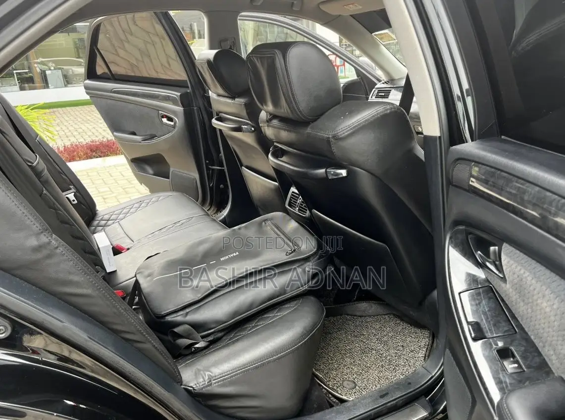 Toyota Crown 2006 Black