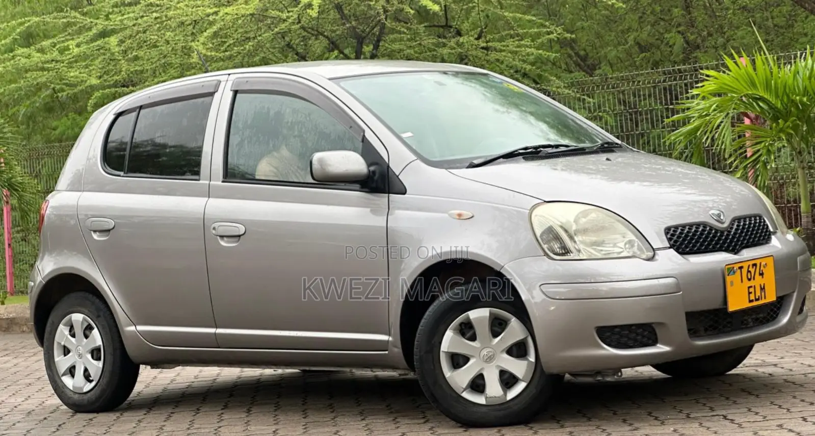 Toyota Vitz 2005 Silver