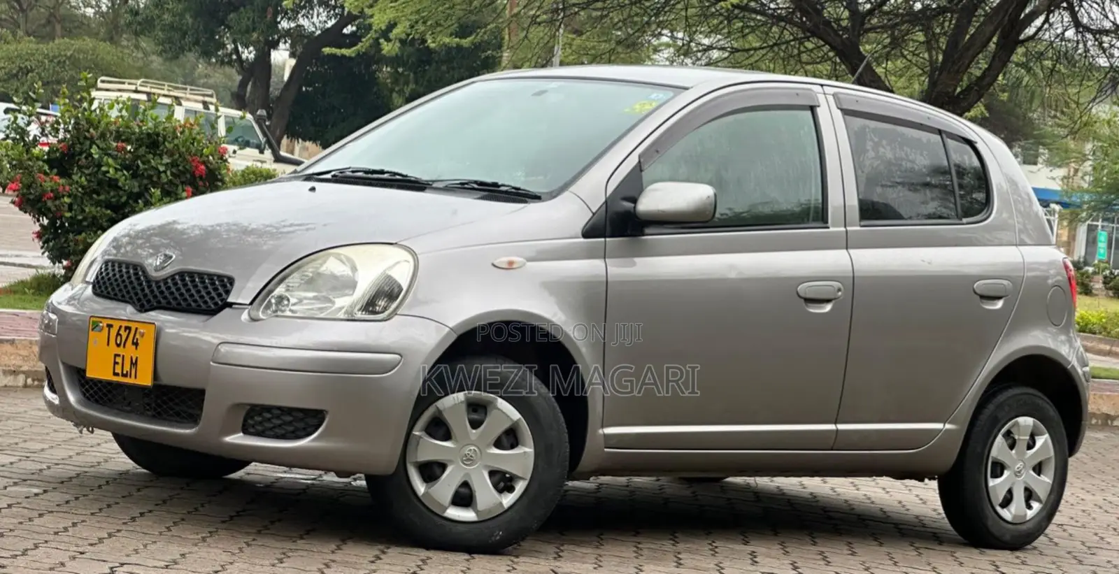Toyota Vitz 2005 Silver