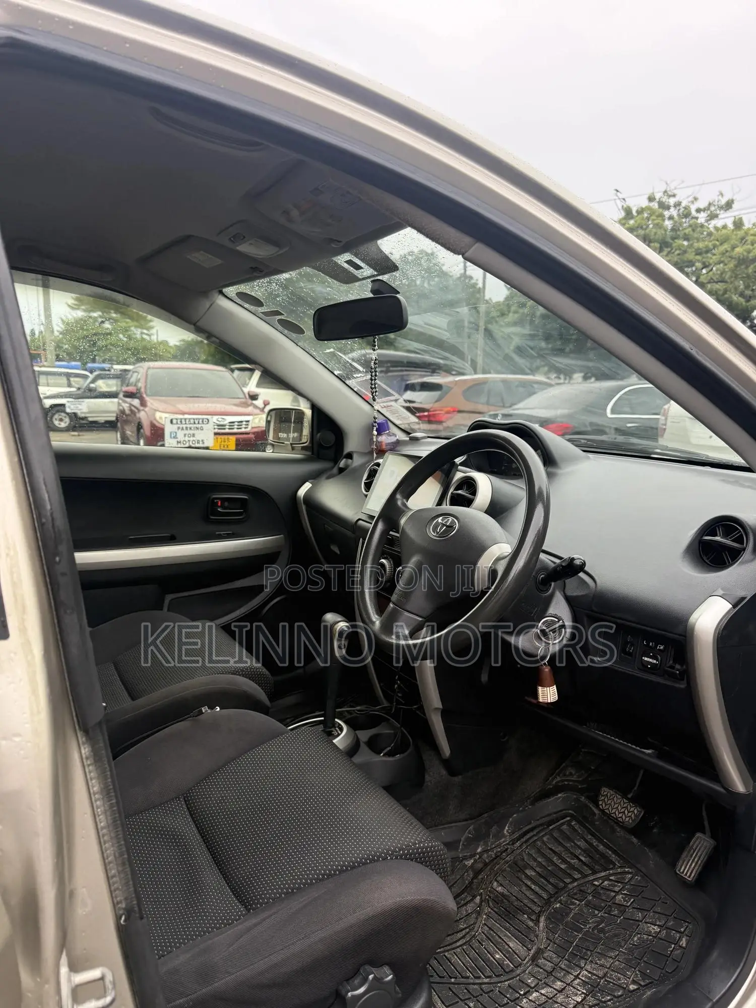 Toyota IST 2003 Gold