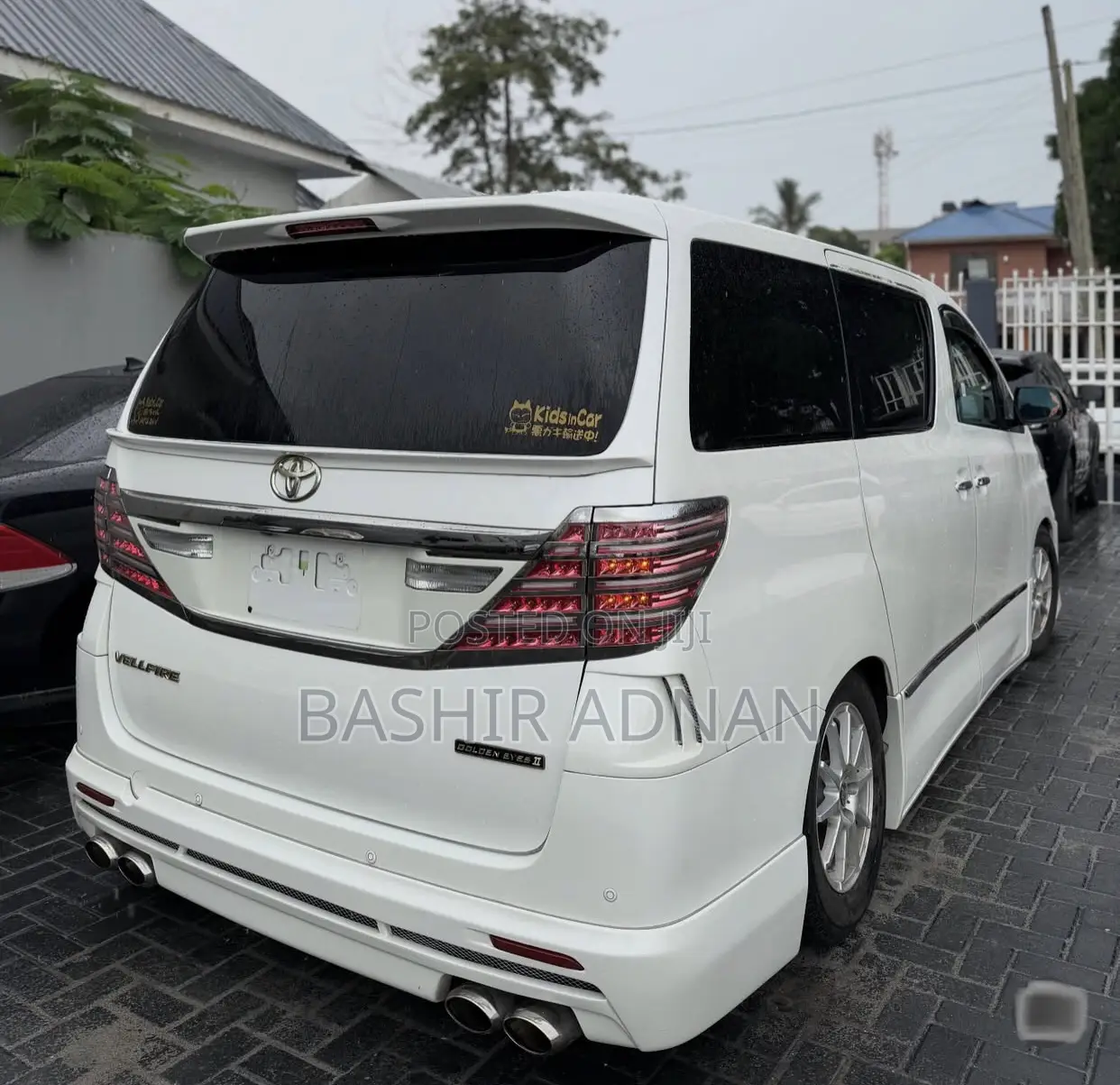 Toyota Vellfire 2010 White