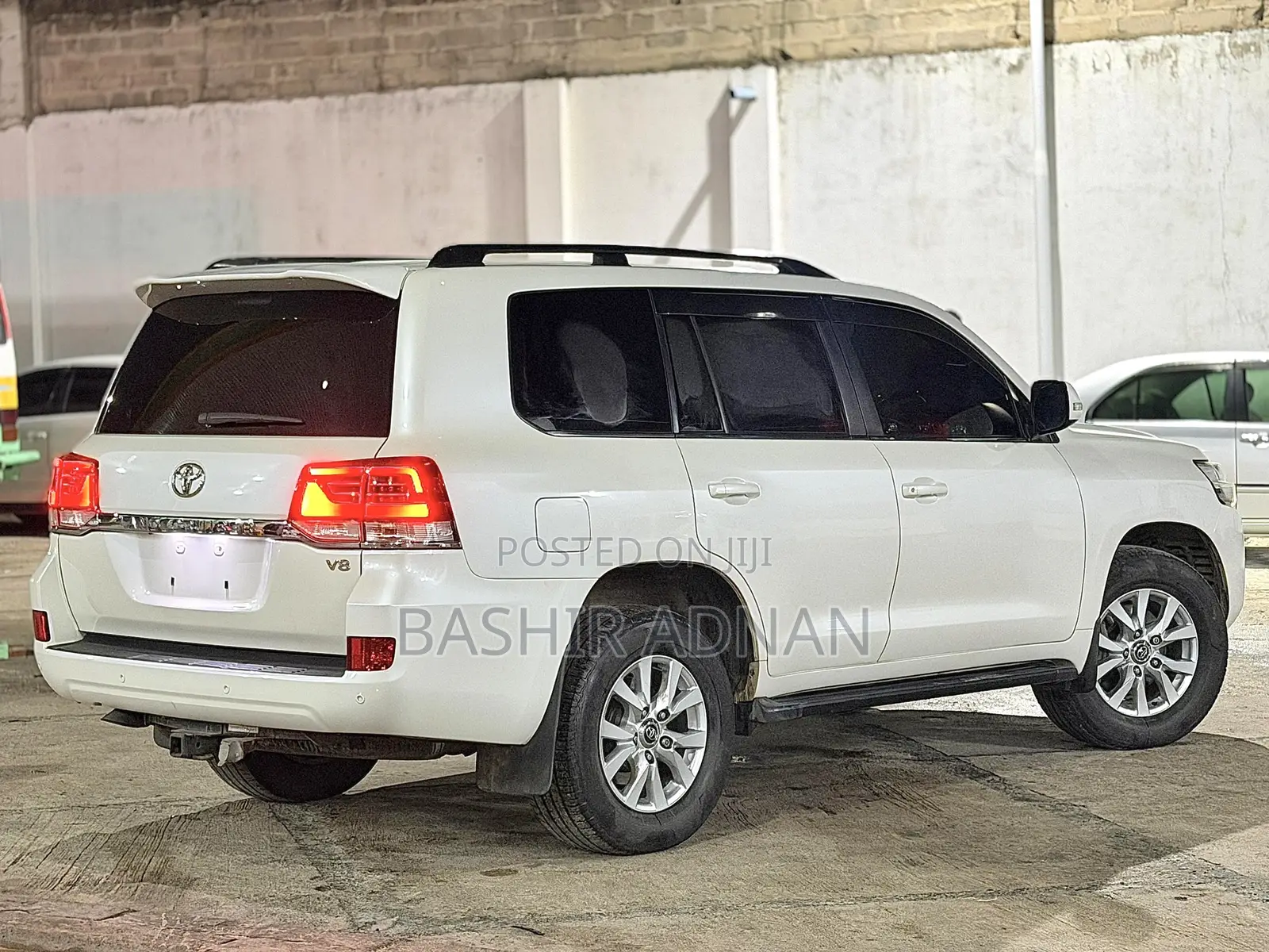 Toyota Land Cruiser 4.6 V8 AX G Selection 2016 White
