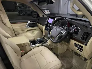 Toyota Land Cruiser 4.6 V8 AX G Selection 2016 White