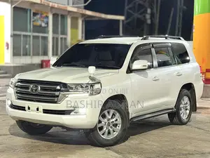 Toyota Land Cruiser 4.6 V8 AX G Selection 2016 White