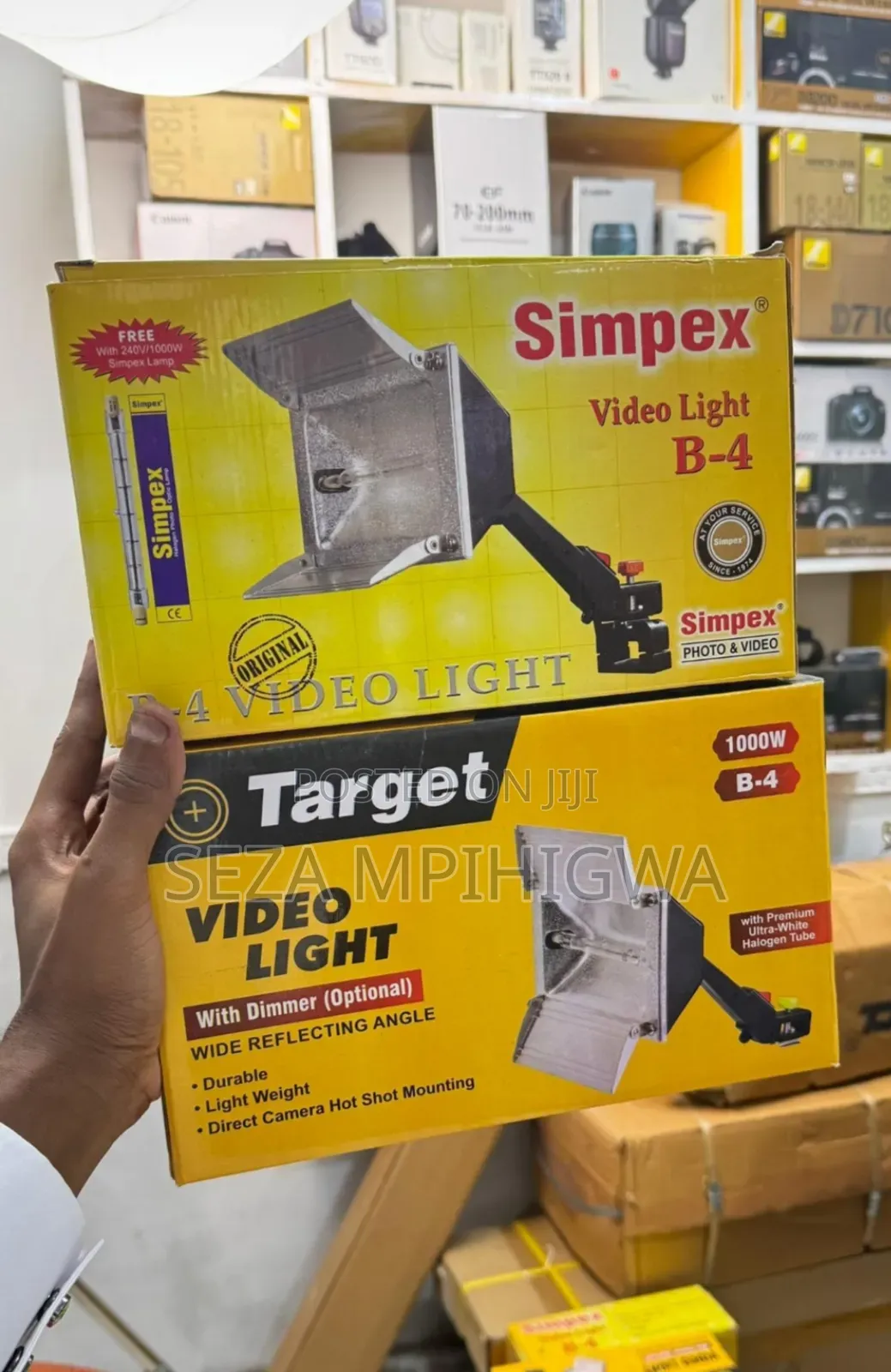 Simpex 1000w Video Light
B-4