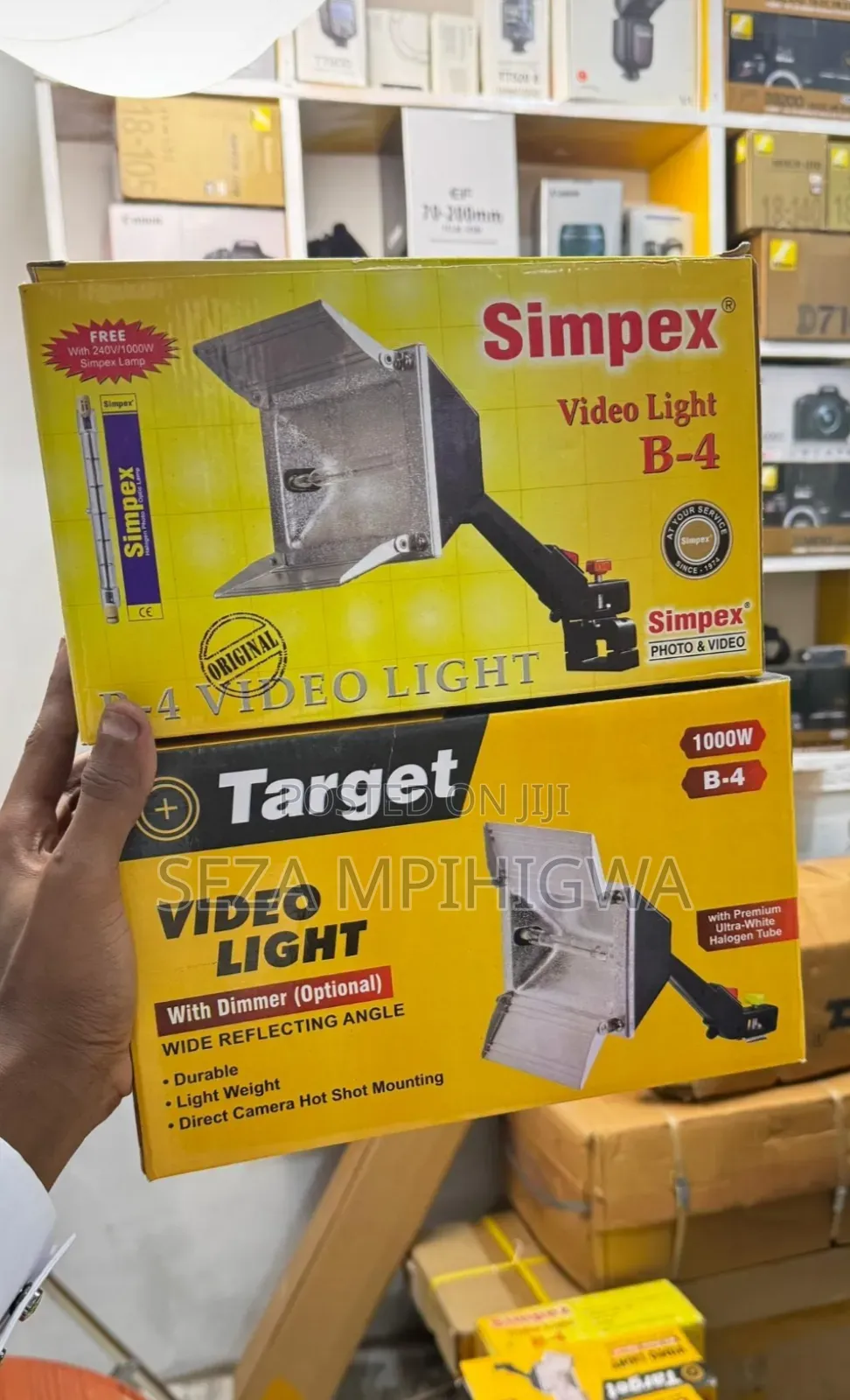 Simpex 1000w Video Light
B-4